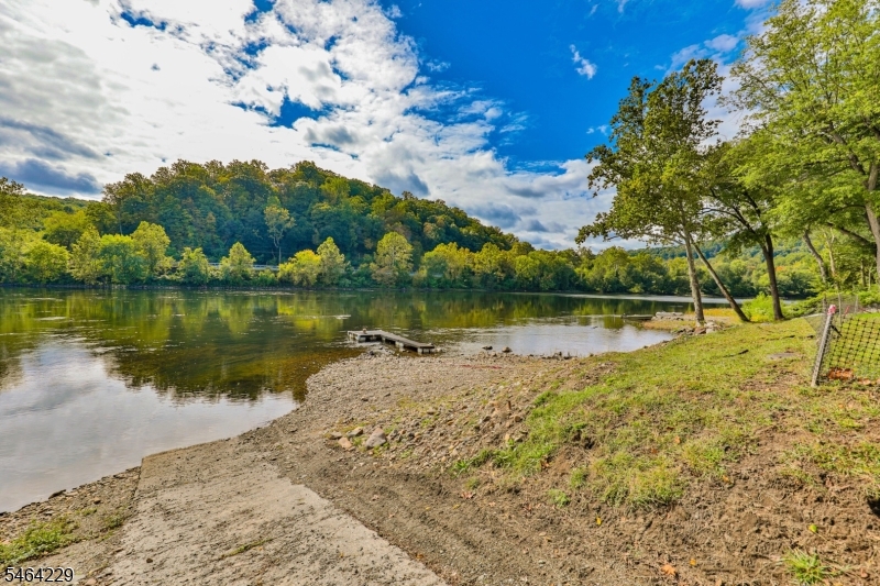 502 River Rd