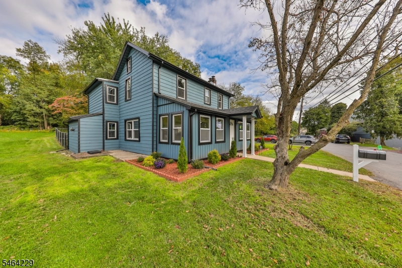 502 River Rd