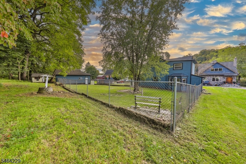 502 River Rd