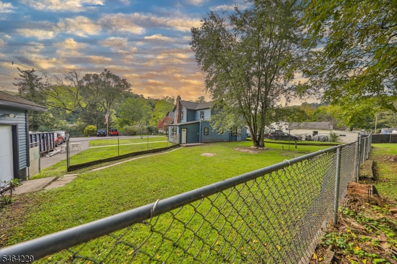 502 River Rd