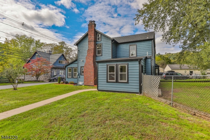 502 River Rd