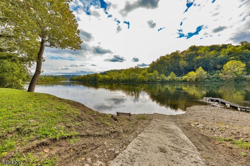 502 River Rd