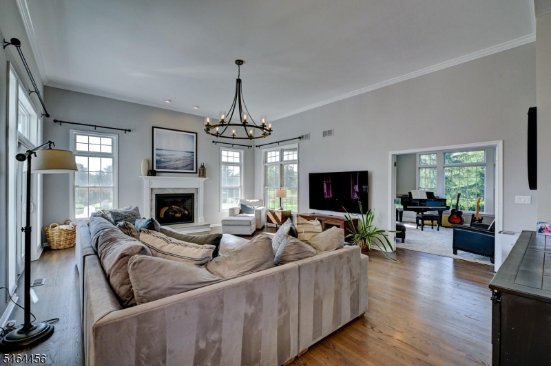 6 Fairway Dr
