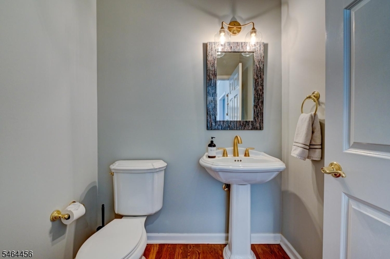 6 Fairway Dr
