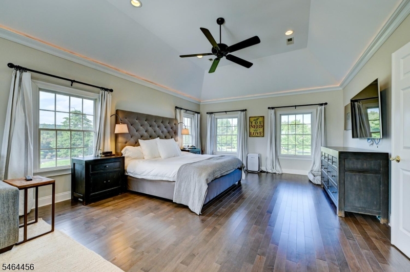 6 Fairway Dr