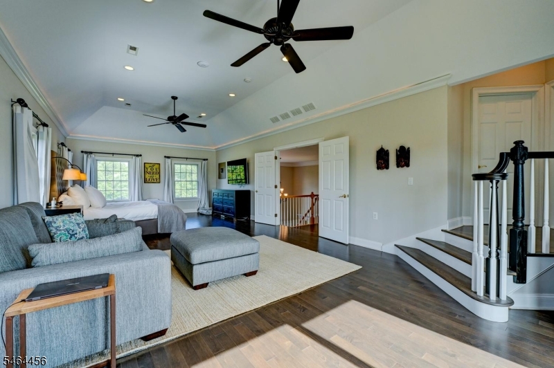 6 Fairway Dr