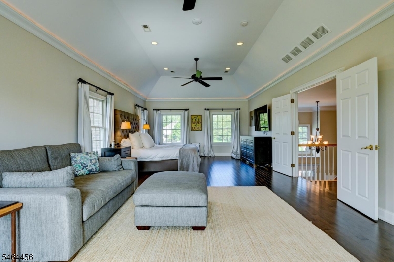 6 Fairway Dr
