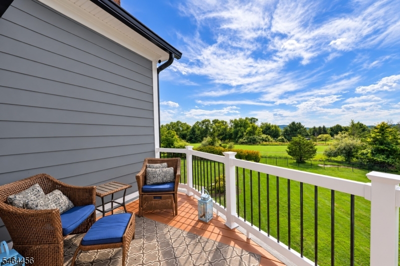 6 Fairway Dr