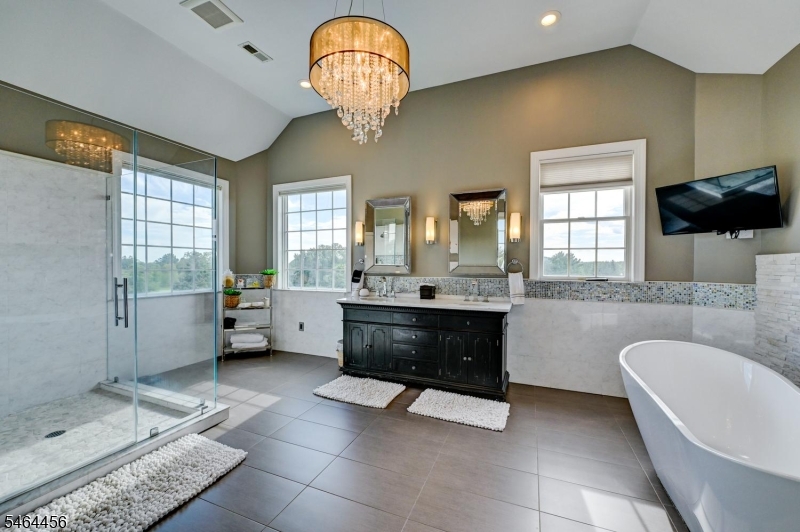 6 Fairway Dr