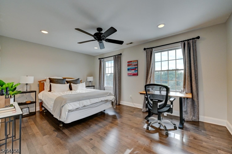 6 Fairway Dr
