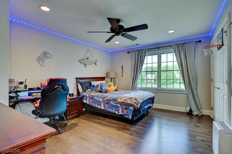 6 Fairway Dr