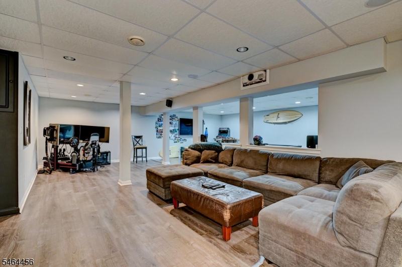 6 Fairway Dr