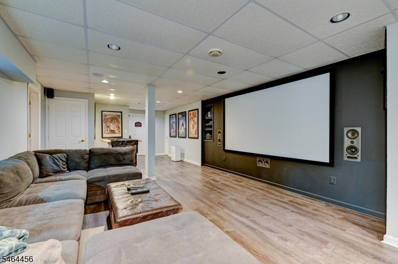 6 Fairway Dr