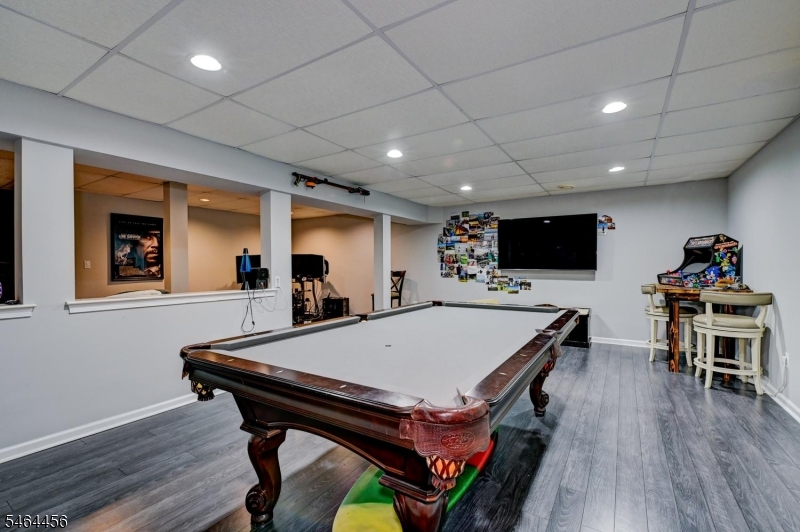 6 Fairway Dr