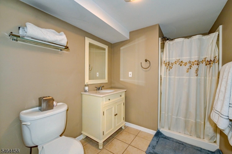 6 Fairway Dr