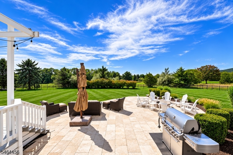 6 Fairway Dr