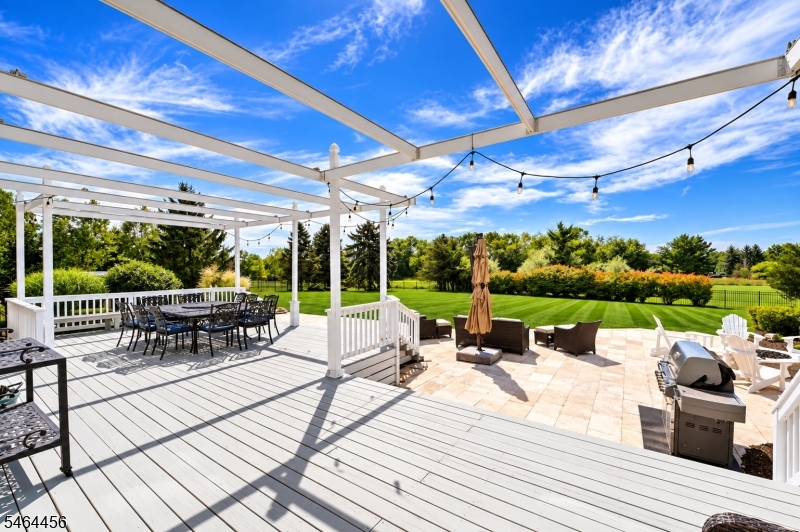 6 Fairway Dr