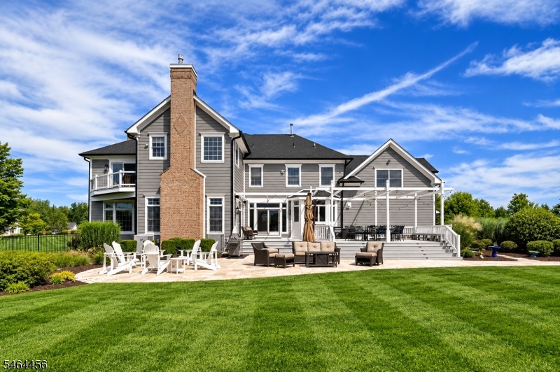 6 Fairway Dr