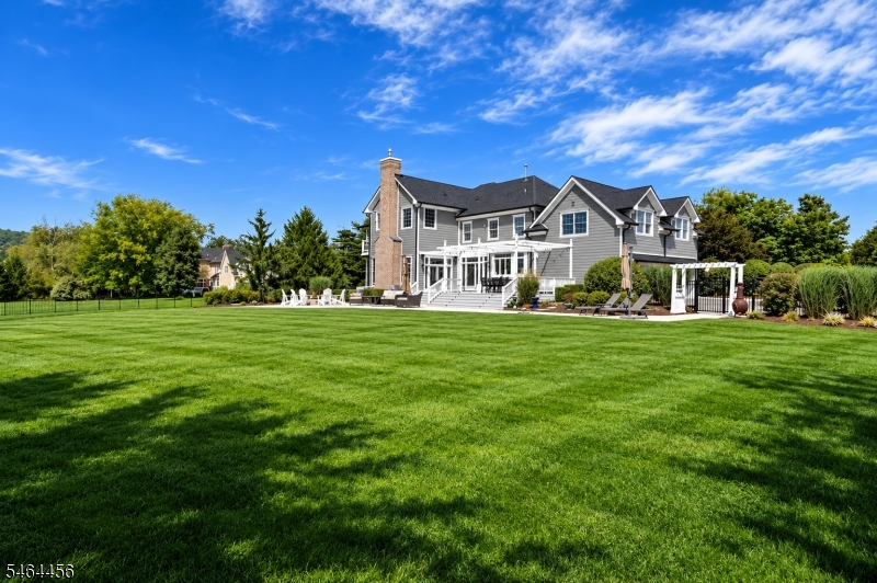 6 Fairway Dr