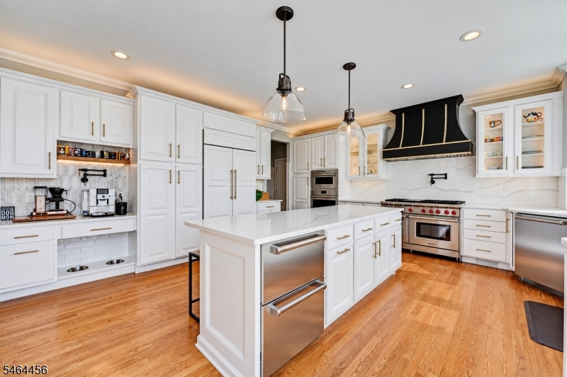 6 Fairway Dr