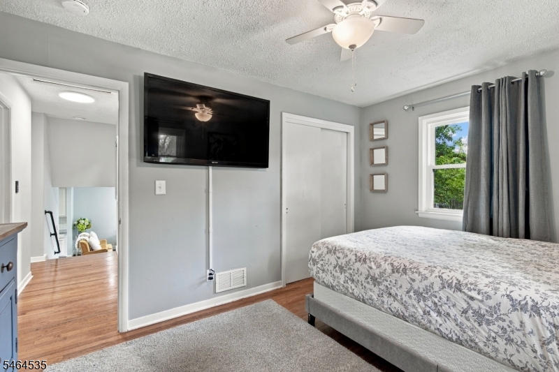 57 Lakeview Ave