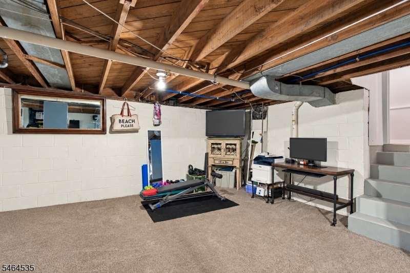 57 Lakeview Ave