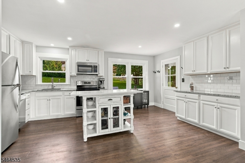 57 Lakeview Ave