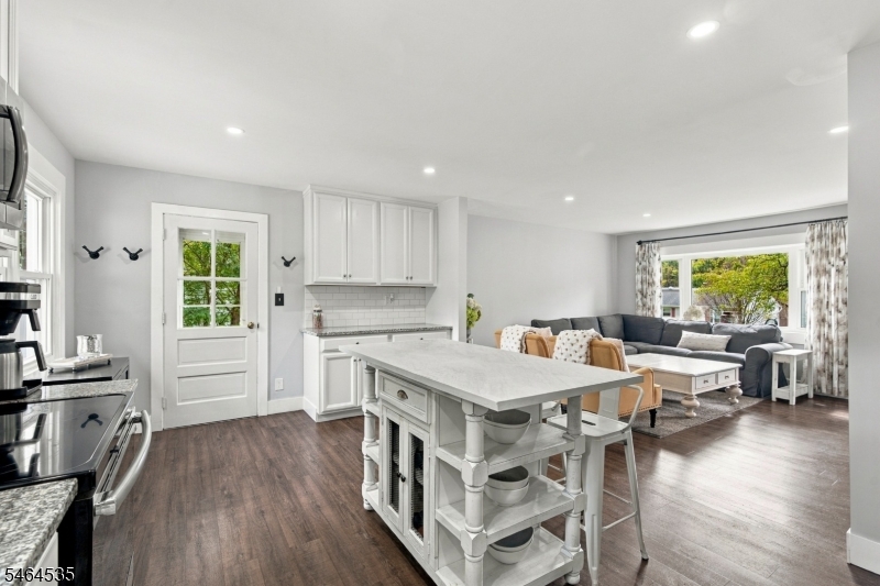 57 Lakeview Ave
