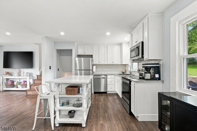 57 Lakeview Ave