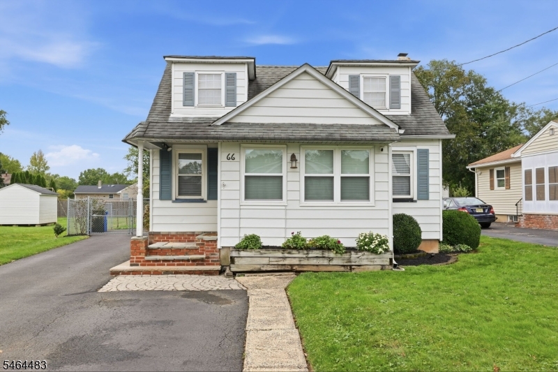 Listing photo 2