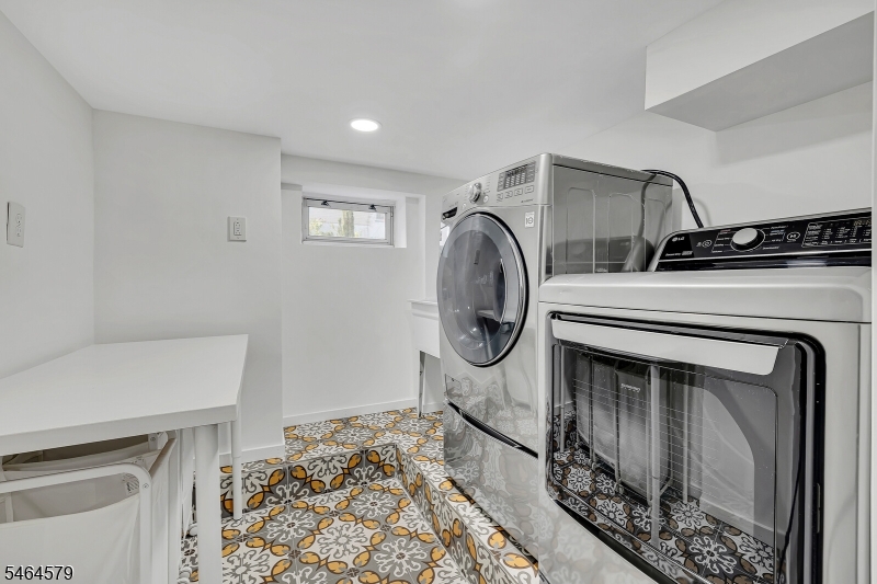 345 Broughton Ave