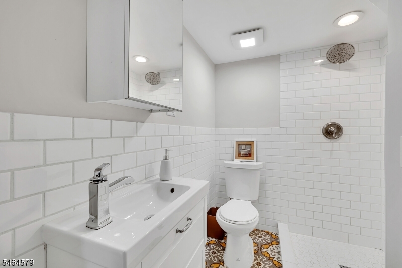 345 Broughton Ave