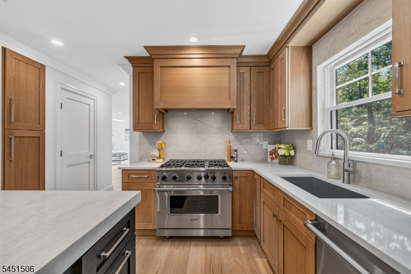 12 Weber Rd