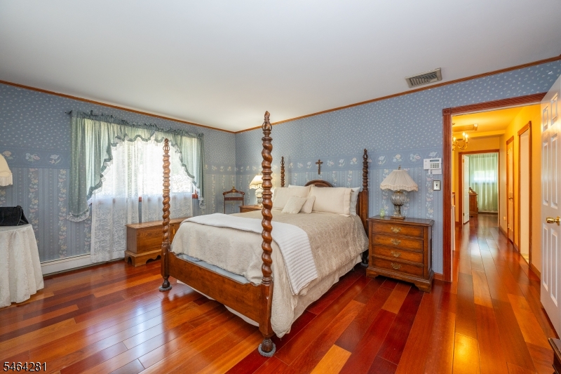 2 Glencove Rd
