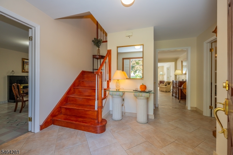 2 Glencove Rd