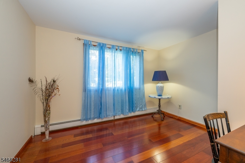 2 Glencove Rd