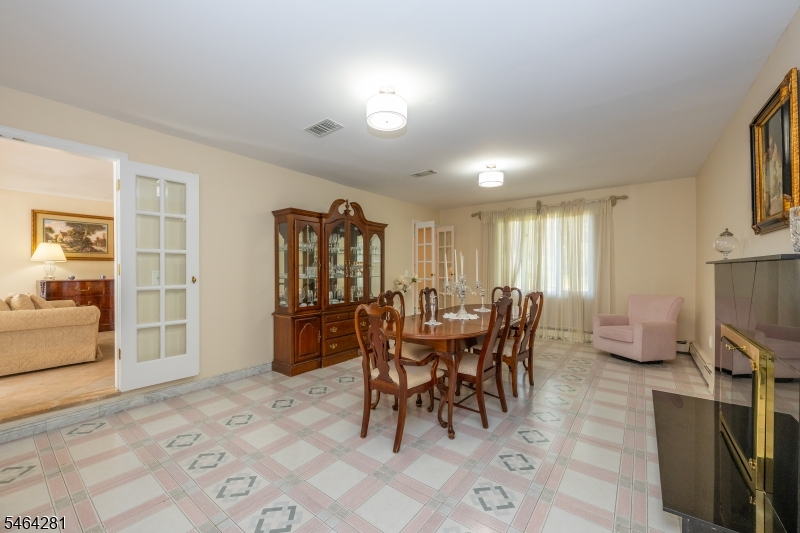2 Glencove Rd
