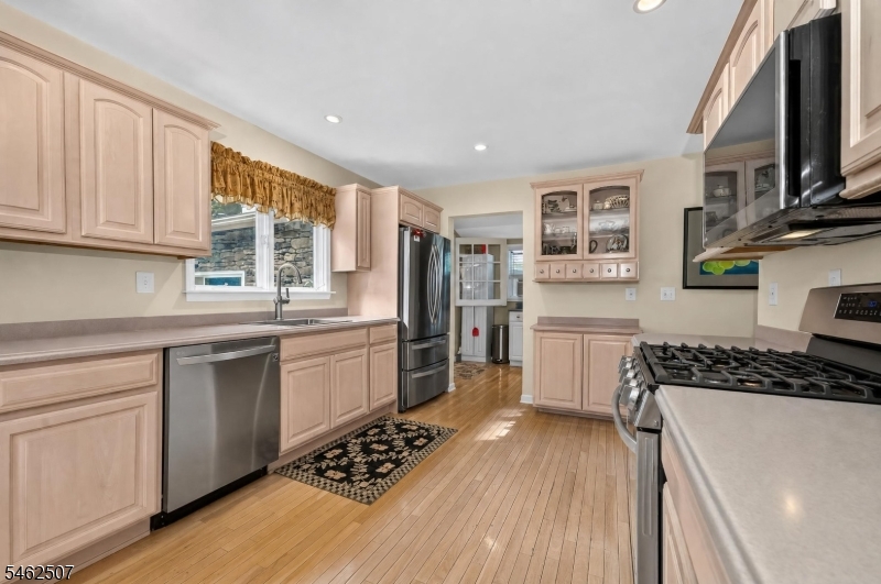 3 Galloping Hill Rd