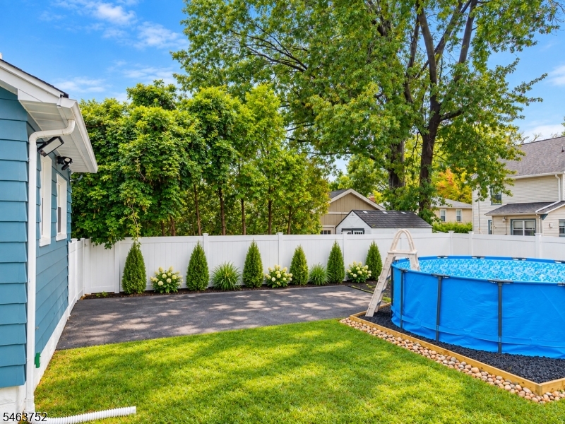 419 Locust St