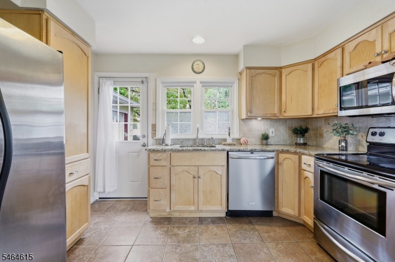 9 Miller Ave