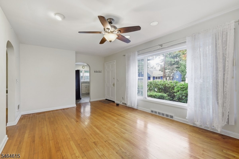 9 Miller Ave