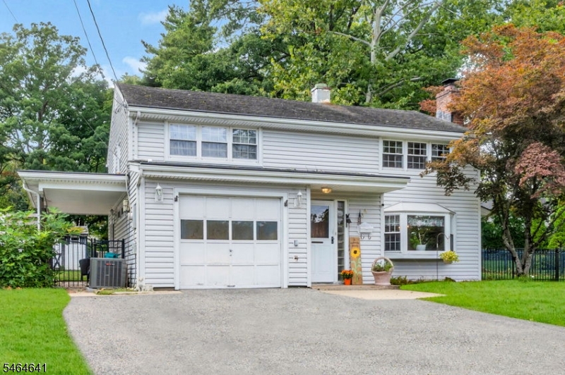 34 Salrit Ave
