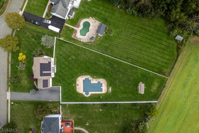 17 Woodcrest Ave