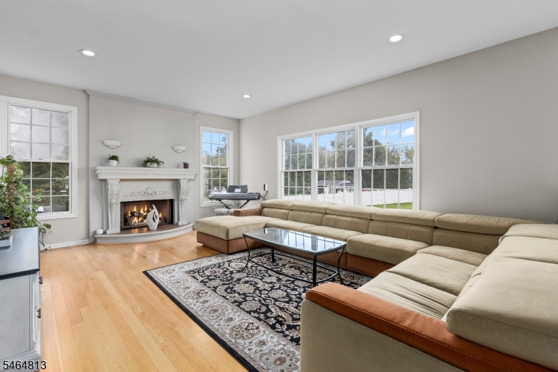 17 Woodcrest Ave
