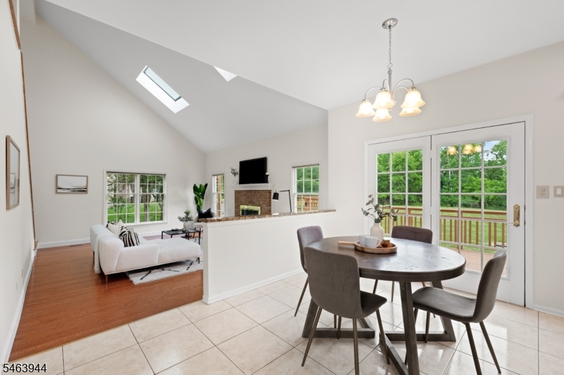 18 Montfort Dr