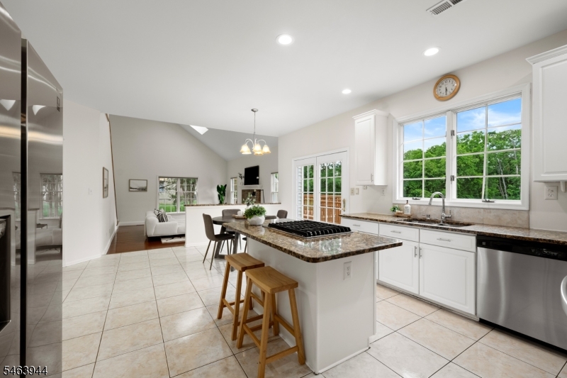 18 Montfort Dr