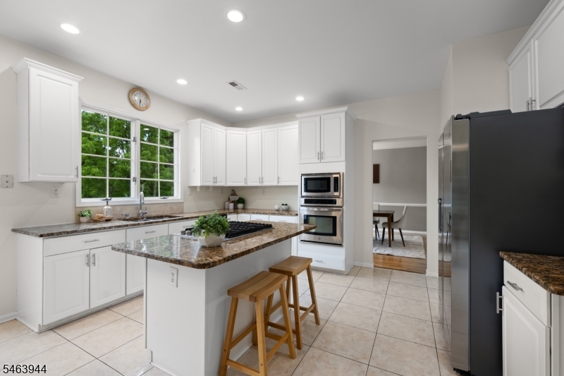 18 Montfort Dr