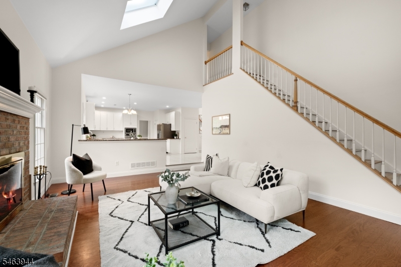 18 Montfort Dr