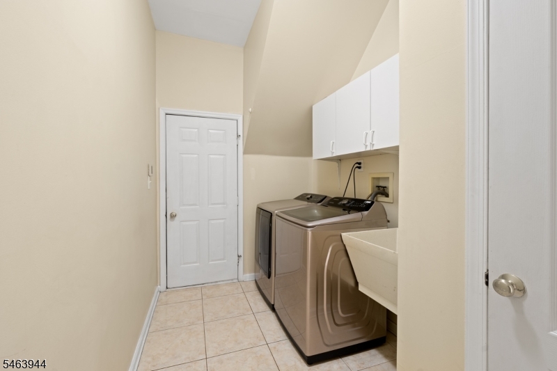 18 Montfort Dr