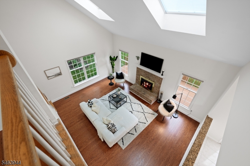 18 Montfort Dr